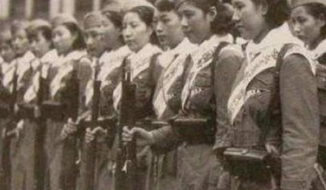 他和9个日本女兵藏匿深山,生70个孩子,最后身体不堪重负自首