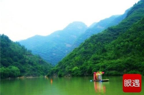 豫西大峡谷“暑价漂流节”对老师学生推出1元爱心门票