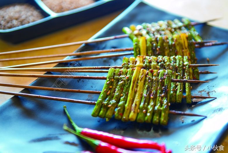 告别蒜苔炒肉的日子,看看这些蒜苔新吃法,绝对
