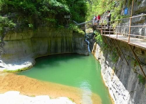 太原到陵川县;游览凤凰欢乐谷、龙峡湖，吃石头炒鸡蛋一日游攻略