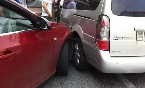 遇上交通事故怎么办?除了报交警报保险,这几张