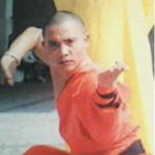 做过少林武僧,到香港一年赚50万,却为帮助留守