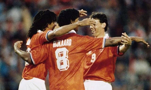 从五大联赛中找荷兰足球的没落之谜,荷兰只能