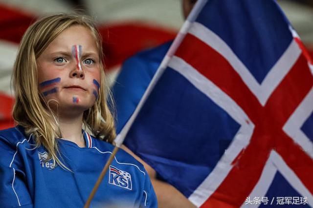 冰岛凭啥崛起?每250人拥有一块足球场 注册球