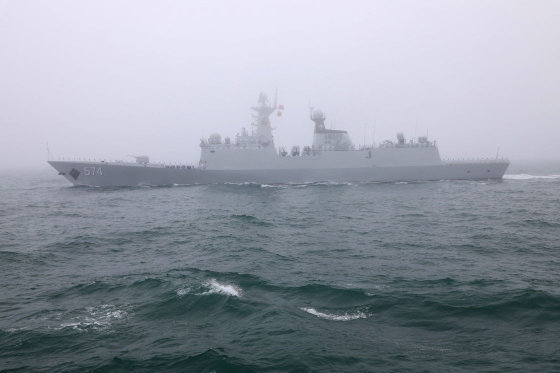 庆祝人民海军成立70周年海上阅兵活动举行