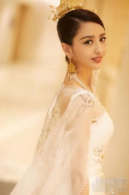 创造101热依娜私照 网红脸人气难敌胖迪&娜扎