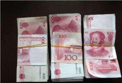 我妈过生日我给一万她说我哥给了三万,结果侄子一话满屋尴尬