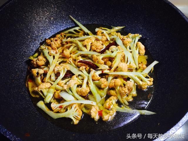 教你做超级好吃下饭的下饭菜，有了它一餐饭就足够！