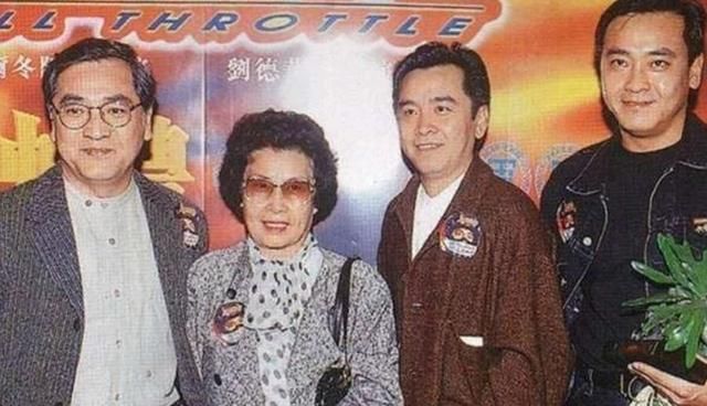 尔冬升犀利点评引争议，被网友扒家底，姜大卫秦沛是其亲兄弟