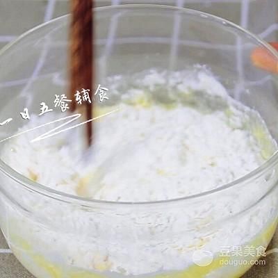 蔬菜奶酪米饭煎饼 宝宝辅食,鸡蛋+毛豆+西葫芦