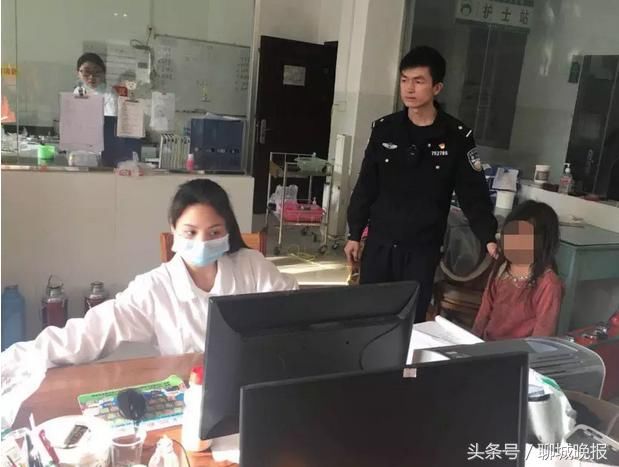 10岁女孩被捆绑倒挂摩托车拖行数百米,涉事男子是亲爹,网友炸了