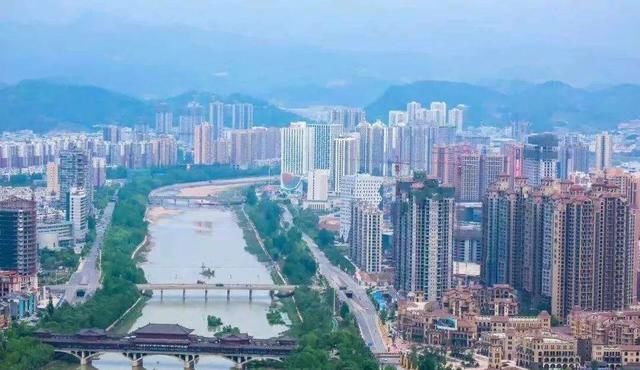 四川gdp2020城市排名_峨眉山在四川哪个城市(2)