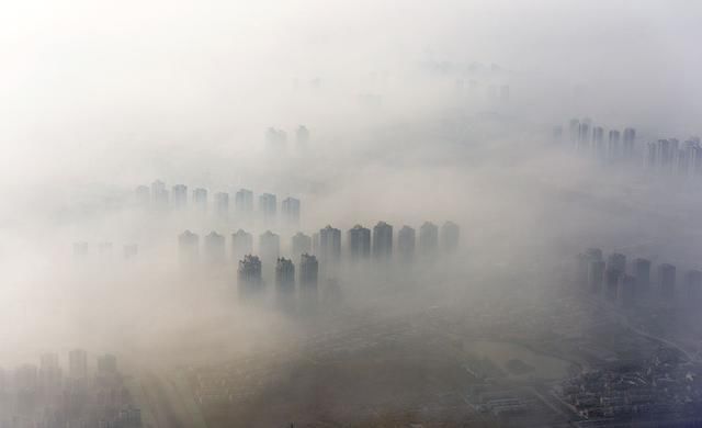 4日起中重型货车因重污染天气单双号限行 违法