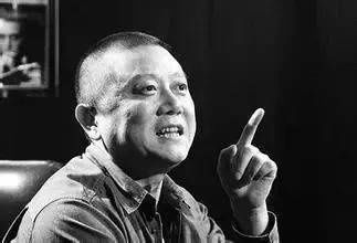 王朔：呸，都不是东西！