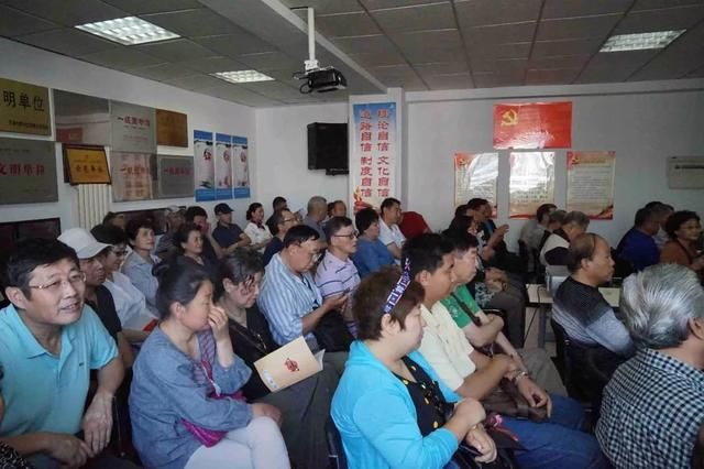 图书馆举办摄影知识讲座