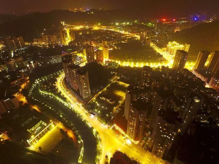 贵州最美夜景在哪里?我选六盘水!