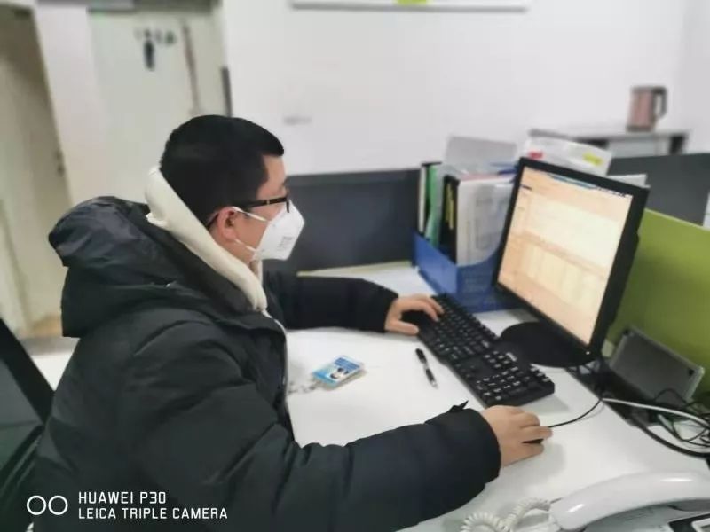 解放军武汉逆行