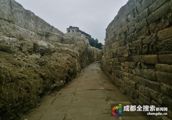 成都发现唐代城墙 筑城材料多为古墓中的墓砖插图(3)