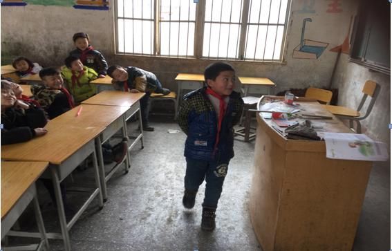 老师,能不能麻烦您在学校开个补习班?我们肯定