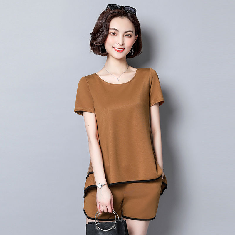 180斤,从不穿连衣裙,穿美中带嫩的大码女衫,从