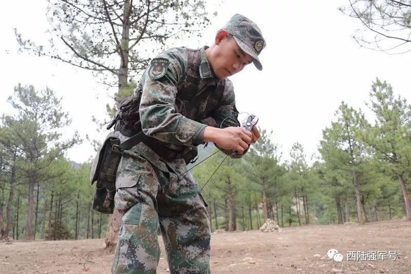 退伍老兵回部队怎么穿搭_部队老兵退伍黑板报