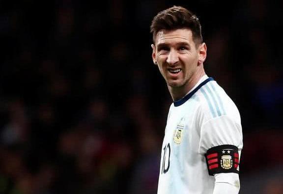 客战巴萨前武磊表态:德比必须赢!语言问题可通