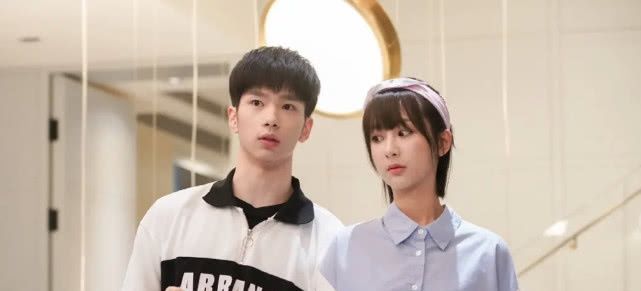 李现爆红全是杨紫的功劳?本人的回答太圈粉,人美心善
