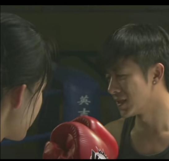 亲妈是制片人，干妈是知名导演，有演技有颜值他却平淡存在了20年