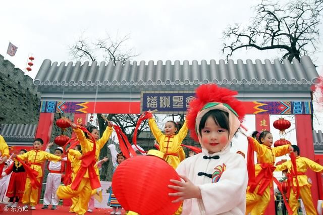 赶庙会凑热闹 村里老人却说：这几种人不能赶庙会！