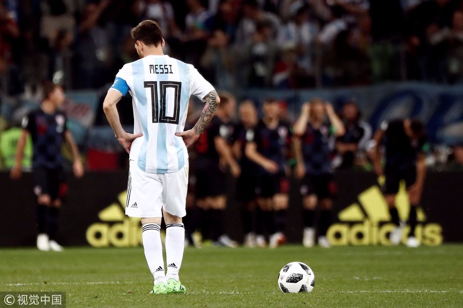 阿根廷最大问题暴露,5-0-5奇阵坑死梅西,无中场