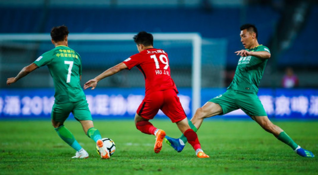 北京国安与上港的足协杯比赛,是足协杯首次使