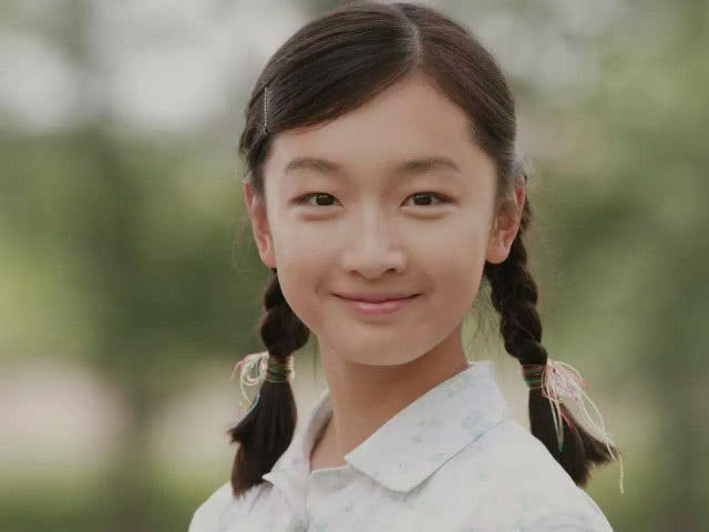 周冬雨余文乐_周冬雨 收入(2)