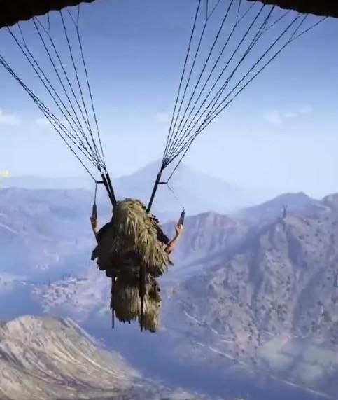 绝地求生玩家跳伞就有吉利服,现在外挂都这么