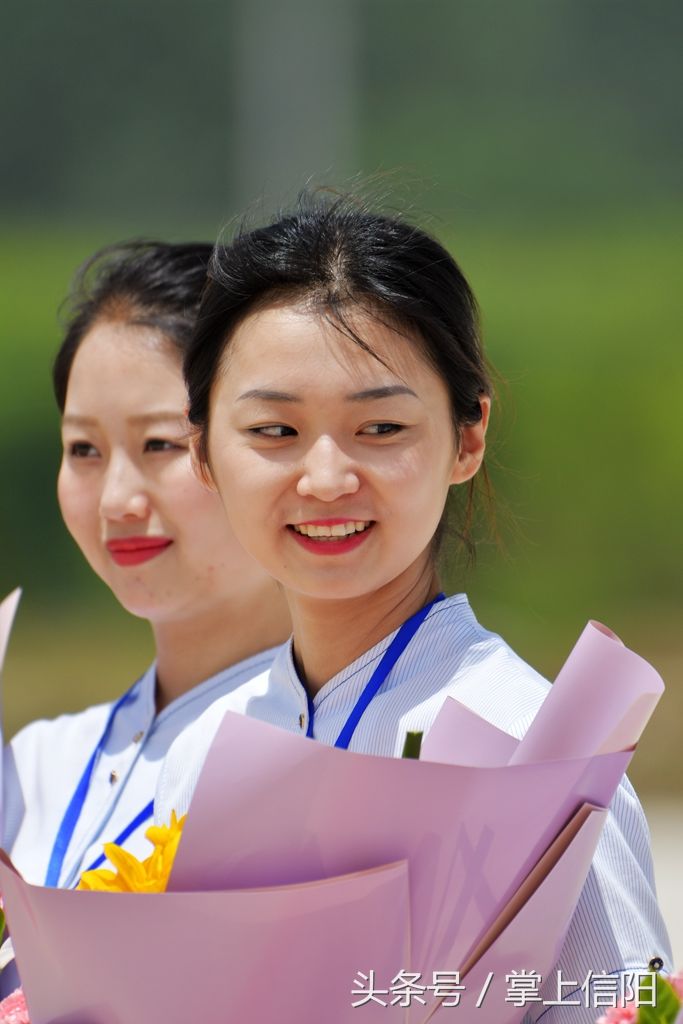 原创摄影:信阳明港机场那些靓丽女孩貌美如花 下一站空姐?