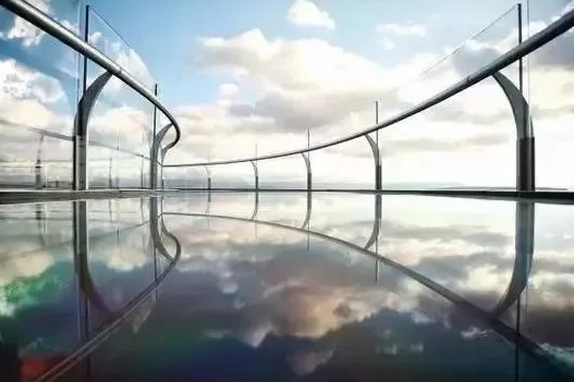 比张家界玻璃栈道刺激520倍！心形玻璃栈道超想去！