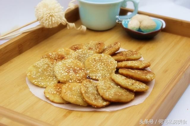 婆婆往剩余的汤圆皮里加水果？奇怪！出锅之后，大家抢着吃