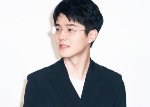 刘昊然被男粉喊老公？看清他的表情后，怪不得男生也心动了！