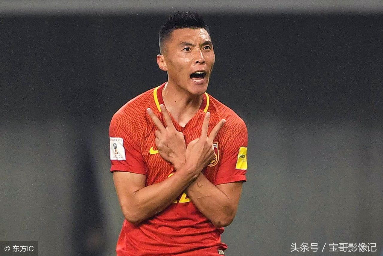 国家足球队运动员将签承诺书约束自己行为 网友:钱多多人毛病