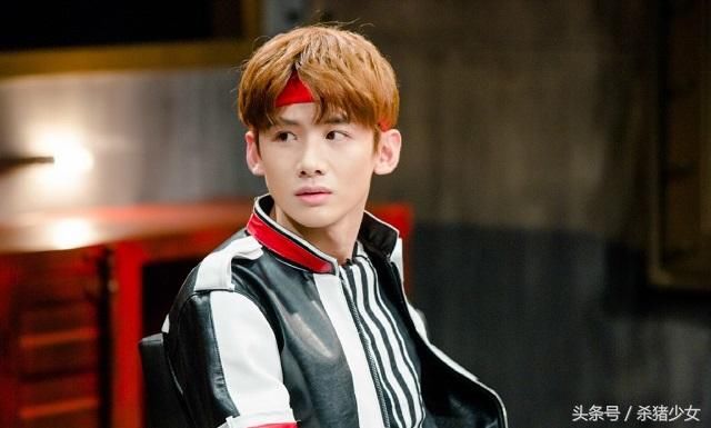 这四个明星也是近视眼?你看得出来吗?