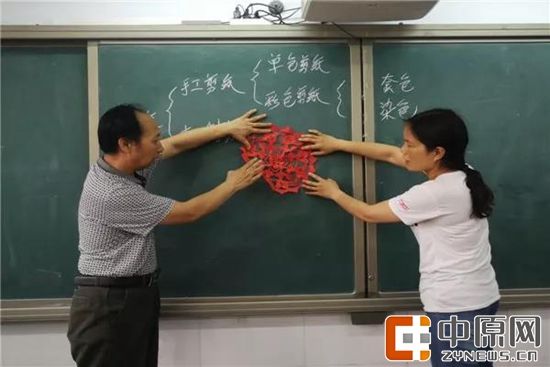 郑州市上街区金华指尖:非遗剪纸进课堂情趣文sm款用小学手套长胶女图片