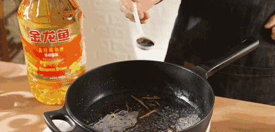 年夜饭动图美食：“糖醋带鱼”，这样口感才更好，不易松散