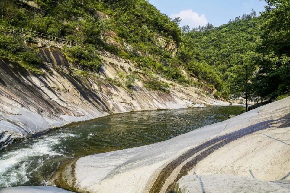 离武汉3小时车程,湖北这里刚评上世界地质公园,“五一”去浪吧!