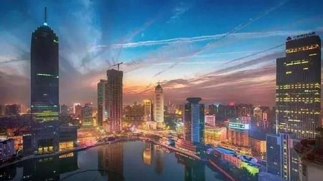 中西部第一城!是成都、武汉还是重庆?