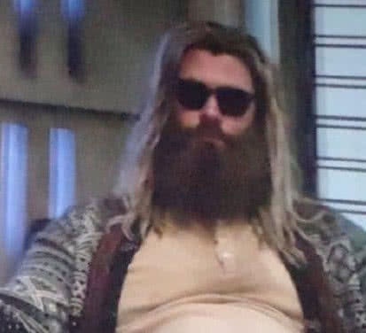 复联4:雷神是真的胖了还是特效?看看两张剧照