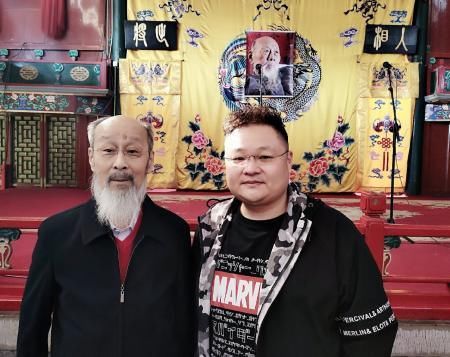 京剧名家田有亮弟子收徒，王玥波惊喜现身，退出德云社后怎样了？