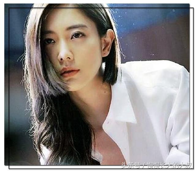 前几天发了2016世界最美面孔100人,中国最美面孔有7人。 现在的美女也越来越多,伴随着媒体和网络的发达,越来越多的美女走到了公众面前。 今天介绍的三位美女名头可是响亮:中国第一黄金身材、中国4000年一遇美女、亚洲第一美女。 中国第一黄金身材 艾尚真,原名徐萌,重庆妹子,模特、主持人、演员、歌手(呵呵,身份还是蛮多的吗) 2008年,参加国际中华小姐比赛,意外拿到了比赛的第三名2008年荣获年国际中华小姐季军。 2011年,拍摄运动写真助阵2011年深圳大运会,并担任大运会火炬手。
