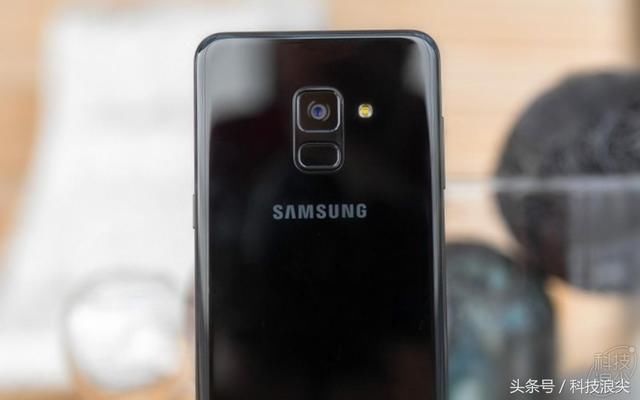 三星Galaxy A8 2018款上手:毫无逊色自家S8,旗
