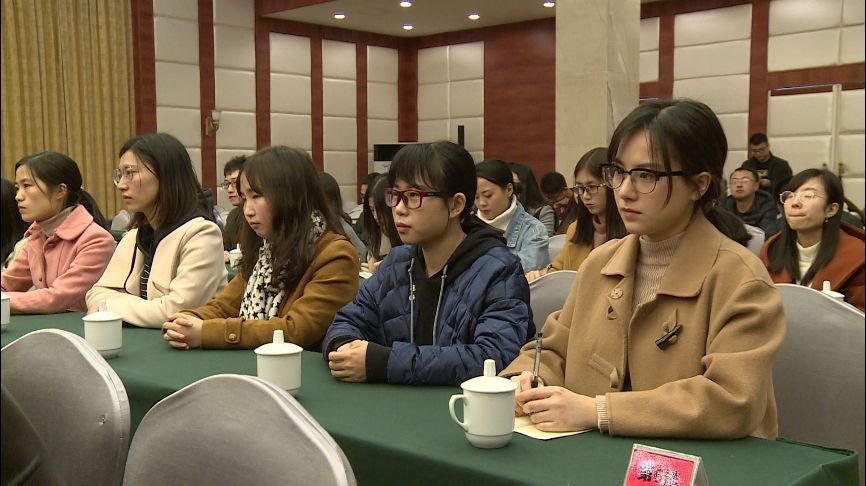 我县73名新录用公务员和参公人员正式入职