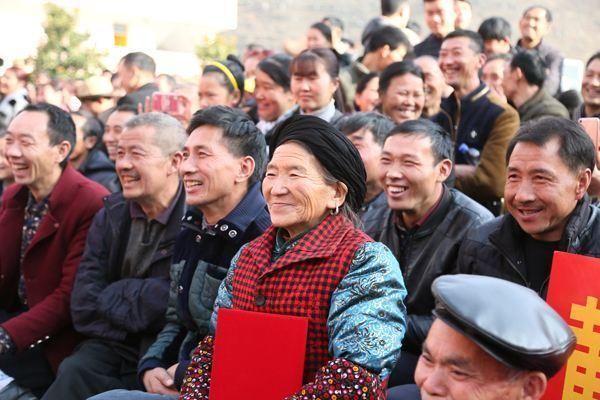 农民福利!18年这6项费用全免,以后不用再交