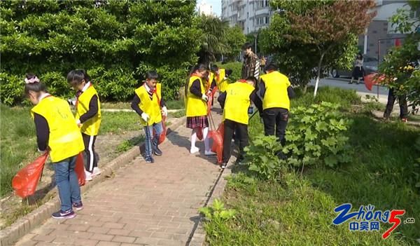 五一劳动节感受劳模精神 小记者学劳模体验环